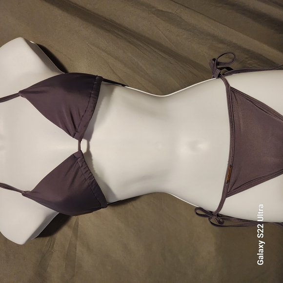 PrettyLittleThing Purple and Gold Bikini Set - Picture 2 of 8